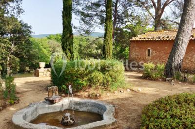Miniature Le bassin XIXème et la chapelle - Vus depuis l'Ouest Vue aérienne du Domaine - Évènement
