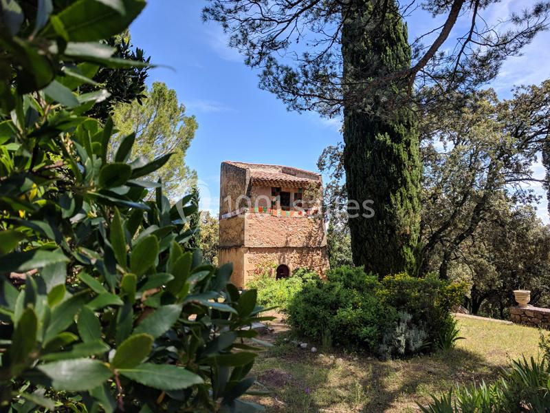 Le pigeonnier - Vu depuis le Sud Le pigeonnier - Vu depuis le Sud