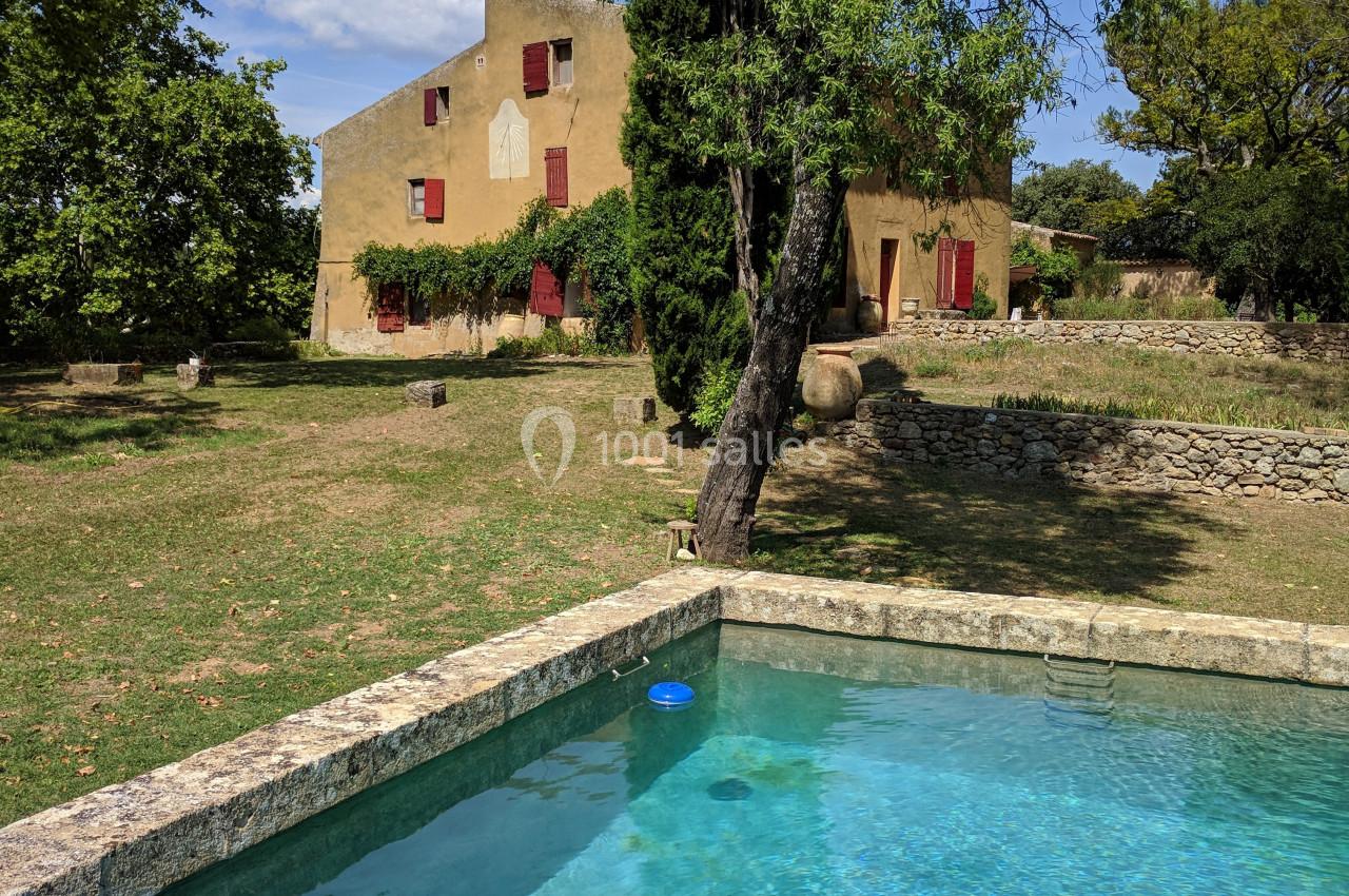 Mas et Bassin - Vus depuis le Sud Mas et Bassin - Vus depuis le Sud