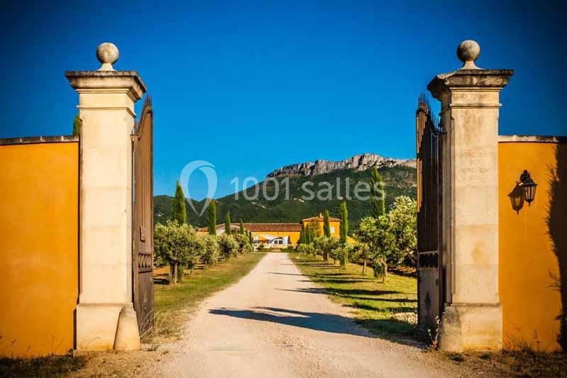 Location salle Pourrières (Var) - Mas des Auréliens #1