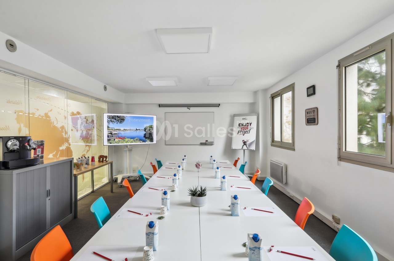 Buro Club