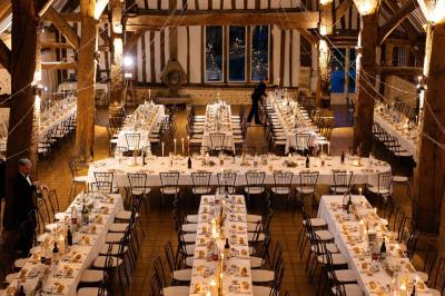 Miniature Location salle Harquency (Eure) - La Grange de Bourgoult #73 Platines vinyles et disques exposés sur une table en extérieur, avec un jardin verdoyant et un pigeonnier à colombages en…