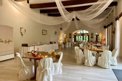 Miniature Traiteur Montblanc (Hérault) - Traiteur Lallemand #9 Portion de viande braisée servie dans une petite coupelle, garnie de pousses rouges.