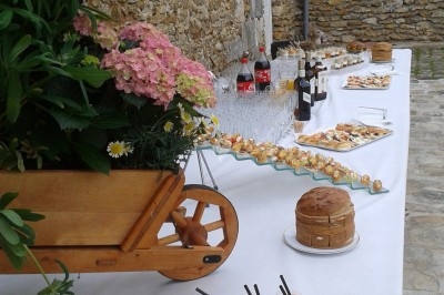 Miniature Traiteur Marles-en-Brie (Seine-et-Marne) - Eclat des Saveurs #60 Assiette composée de foie gras, gelée, pain brioché, tranches d'orange, groseilles, jeunes pousses et graines noires.
