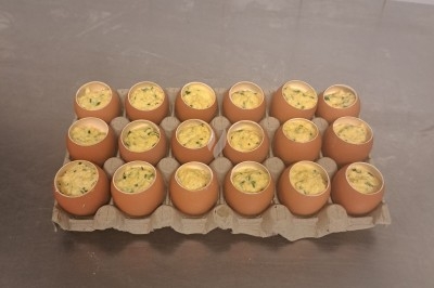 Miniature Traiteur Marles-en-Brie (Seine-et-Marne) - Eclat des Saveurs #107 Assiette composée de foie gras, gelée, pain brioché, tranches d'orange, groseilles, jeunes pousses et graines noires.