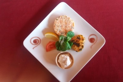 Miniature Traiteur Marles-en-Brie (Seine-et-Marne) - Eclat des Saveurs #126 Assiette composée de foie gras, gelée, pain brioché, tranches d'orange, groseilles, jeunes pousses et graines noires.