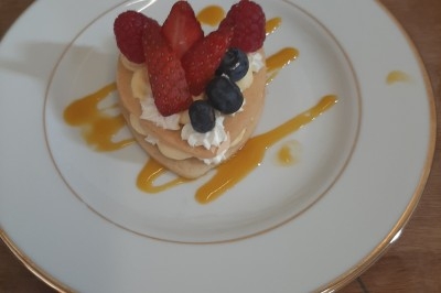 Miniature Traiteur Marles-en-Brie (Seine-et-Marne) - Eclat des Saveurs #142 Assiette composée de foie gras, gelée, pain brioché, tranches d'orange, groseilles, jeunes pousses et graines noires.