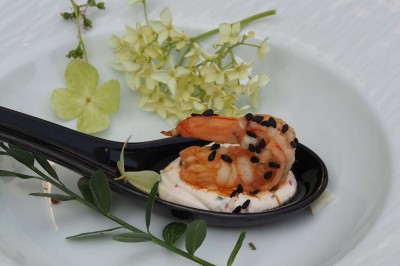 Miniature Traiteur Comines (Nord) - France Evenement Traiteur #8 Assiette gastronomique composée de viande en sauce, légumes variés, samoussa et décoration raffinée.