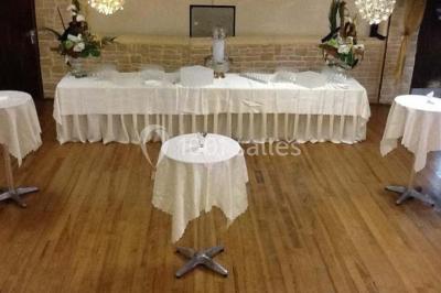 Miniature Traiteur Urville (Calvados) - La Clé en Main #14 Assiette de poisson en sauce blanche, garnie de persil frais, légumes et décorée de traits de sauce verte.