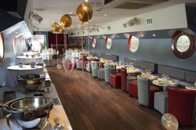 Miniature Traiteur Sartrouville (Yvelines) - Him Traiteur #7 Plateau de bouchées variées comprenant mini-sandwichs, macarons, brochettes, verrines et roulés aux légumes.