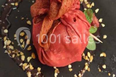 Miniature Traiteur Ormoy-Villers (Oise) - Crêpe House #7 Plateau à étages avec des coquilles garnies de crevettes, légumes et herbes, présenté sur une table de buffet.