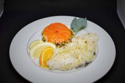 Miniature Traiteur La Haute-Maison (Seine-et-Marne) - Ferme de la Petite Loge Traiteur #10 Plateau de bouchées variées comprenant mini-sandwichs, brochettes de crevettes, œufs de caille et desserts colorés.