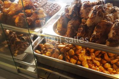 Miniature Traiteur Champigny-sur-Marne (Val-de-Marne) - La Cocotte Mobile #7 Illustration d'une poule stylisée en mouvement avec le texte ’La Cocotte Mobile’ sur un fond circulaire.