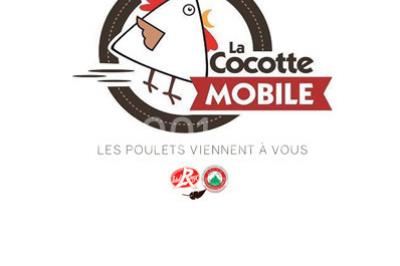 Miniature Traiteur Champigny-sur-Marne (Val-de-Marne) - La Cocotte Mobile #19 Illustration d'une poule stylisée en mouvement avec le texte ’La Cocotte Mobile’ sur un fond circulaire.