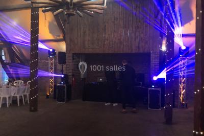 Miniature DJ Champs-sur-Marne (Seine-et-Marne) - LDGSON #5 Logo avec le texte ’LDGSON’ en noir, accompagné d'une flèche violette orientée vers la droite.