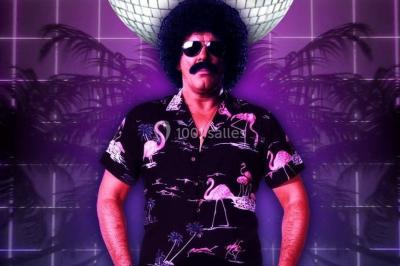 Miniature DJ Toulouse (Haute-Garonne) - DJ Chouchou #10 Des personnes dansent sous un abri décoré de ballons et guirlandes lumineuses, dans une ambiance festive nocturne.