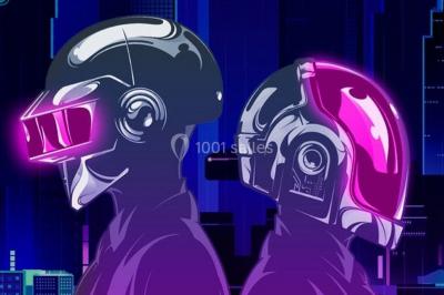 Des personnes dansent sous un abri décoré de ballons et guirlandes lumineuses, dans une ambiance festive nocturne.