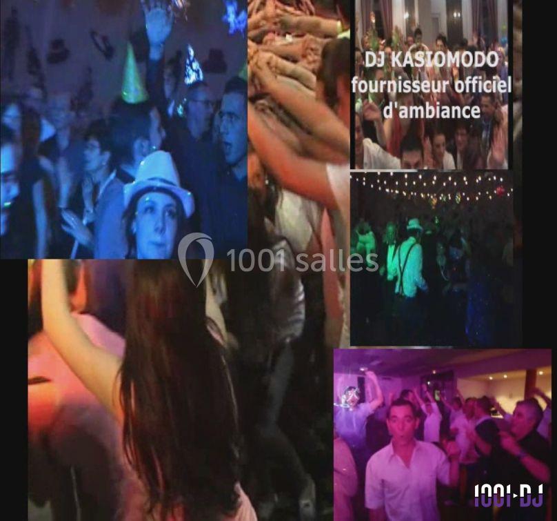 Personnes dansant et célébrant lors d'une fête animée avec éclairages colorés et ambiance festive.