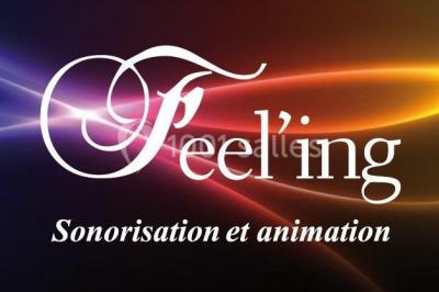 Miniature DJ Thiais (Val-de-Marne) - DJ FEEL - Feel'ing #7 Table ronde décorée pour un événement, avec nappes blanches, chemin de table rose et bleu, et vaisselle élégante.