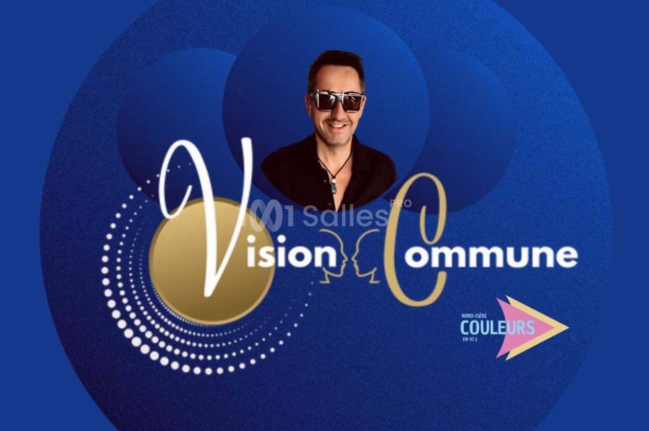 Portrait d'un homme souriant sur un fond bleu avec le texte ’Vision Commune’ et le logo ’Nord Côte d'Azur Couleurs’.