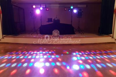 Miniature DJ Troyes (Aube) - Mikl3 Evènement #4 Texte ’Mikl3 Évènement’ en rouge et noir sur fond blanc, avec un petit logo violet en bas à droite.