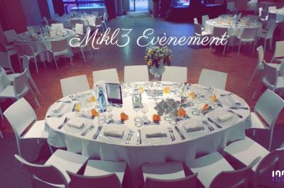 Miniature DJ Troyes (Aube) - Mikl3 Evènement #6 Texte ’Mikl3 Évènement’ en rouge et noir sur fond blanc, avec un petit logo violet en bas à droite.