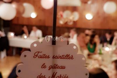 Miniature DJ Troyes (Aube) - Mikl3 Evènement #8 Texte ’Mikl3 Évènement’ en rouge et noir sur fond blanc, avec un petit logo violet en bas à droite.