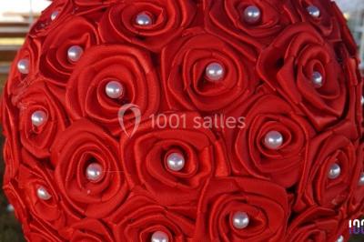 Miniature DJ Troyes (Aube) - Mikl3 Evènement #9 Texte ’Mikl3 Évènement’ en rouge et noir sur fond blanc, avec un petit logo violet en bas à droite.