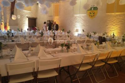 Miniature DJ Tocane-Saint-Apre (Dordogne) - Alliance Animation #24 Installation de matériel audio et éclairage dans une tente, avec une décoration sur le thème d'Halloween.