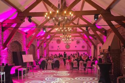 Miniature Traiteur Forest-sur-Marque (Nord) - Auberge du Tilleul #14 Assiette de homard décorée d'agrumes, œufs de poisson, herbes fraîches, accompagnée d'une sauce verte en verrine.