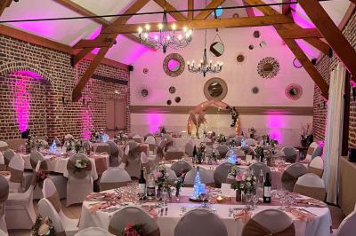 Miniature Traiteur Forest-sur-Marque (Nord) - Auberge du Tilleul #8 Assiette de homard décorée d'agrumes, œufs de poisson, herbes fraîches, accompagnée d'une sauce verte en verrine.