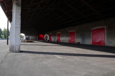 Plan d'aménagement des Halles de Châteaudun avec zones délimitées, parkings et infrastructures environnantes.