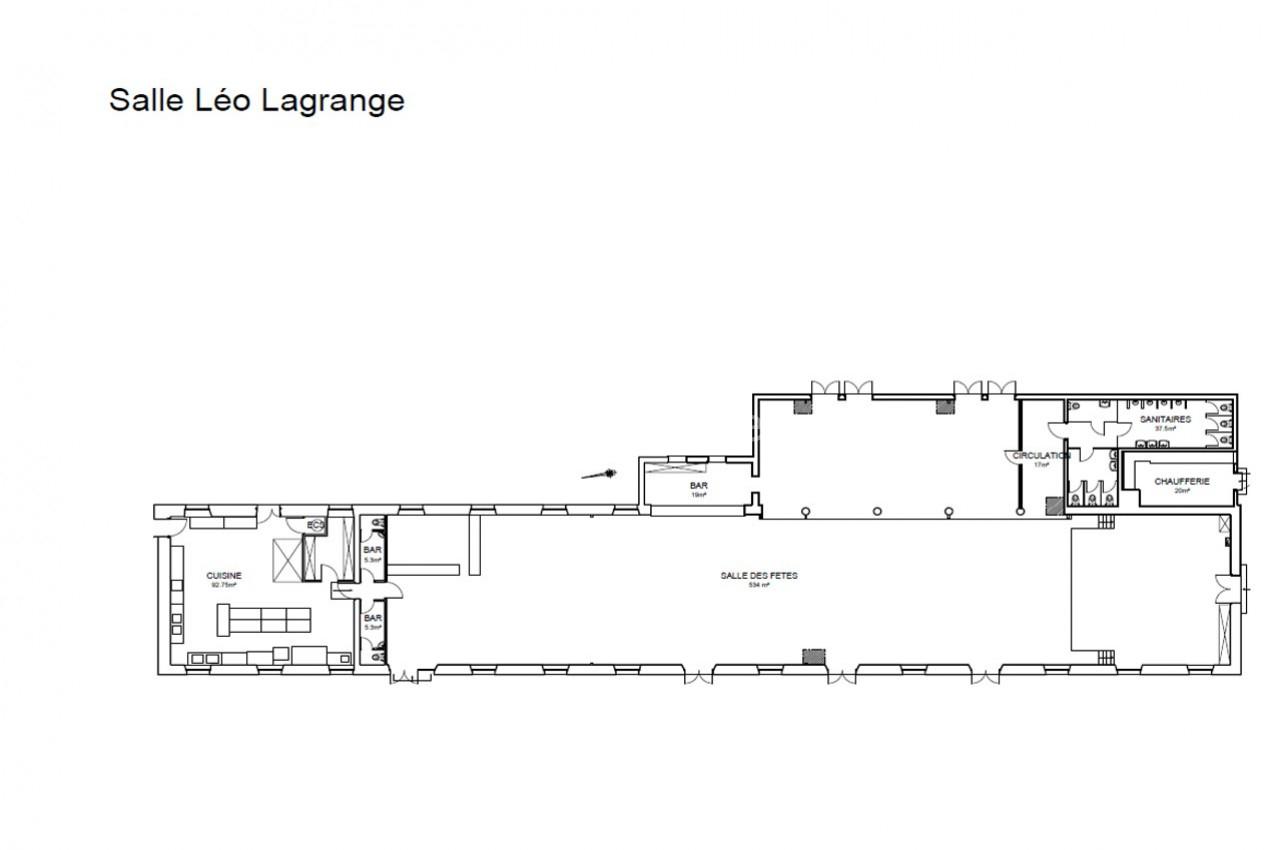Plan architectural de la salle Léo Lagrange avec disposition des espaces, incluant cuisine, bar et salles annexes.