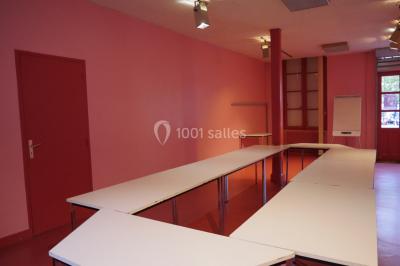 Plan du Centre Toufaire montrant la disposition des salles et espaces avec des annotations colorées.