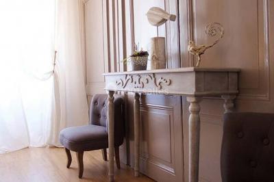 Miniature Location salle Thizy (Rhône) - Château de Laforest #16 Paysage rural avec une clôture en bois, des champs verdoyants, des arbres et un bâtiment en pierre sous un ciel…