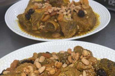 Miniature Traiteur Willems (Nord) - Plancha #21 Plateau de canapés variés avec garnitures colorées, incluant crevettes, fromage, légumes, œufs de poisson et herbes.