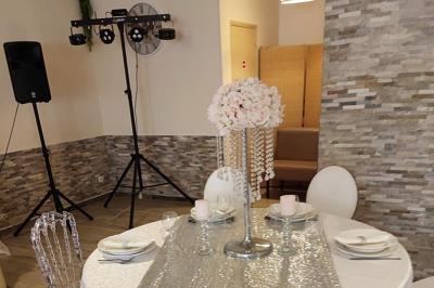 Miniature Location salle Villebon-sur-Yvette (Essonne) - La Prairie #19 Plateaux de fruits variés avec morceaux d'orange, pomme, kiwi, mangue, groseilles et ananas garni de myrtilles.