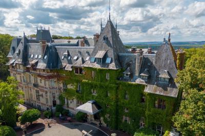 Château Jeanne & The Forest - Château de Montvillargenne Château Jeanne & The Forest - Château de Montvillargenne