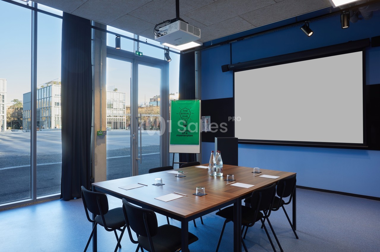 Meeting room 2 (Cloison fermée)