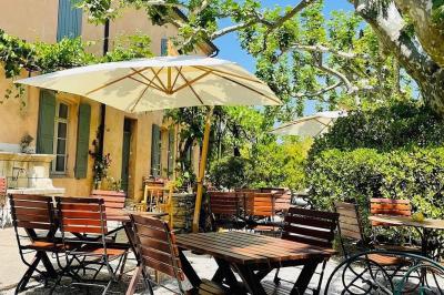 Hôtel Mas des Grès & Restaurant Sous les Platanes - photo 2