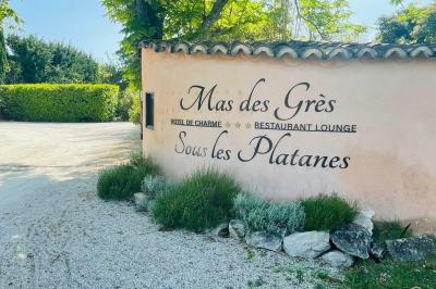 Hôtel Mas des Grès & Restaurant Sous les Platanes - photo 1