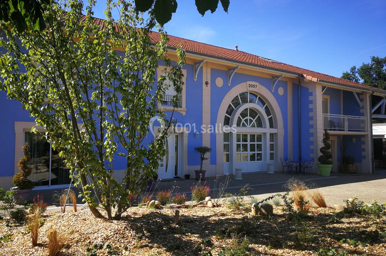 LA MAISON BLEUE