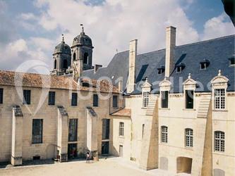 Abbaye Royale Saintjean D'angély - photo 2
