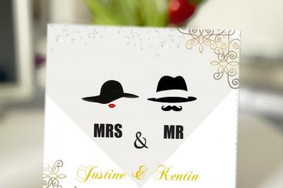 Cartes d'invitation de mariage avec un design de costume noir, cravate rouge et détails festifs.