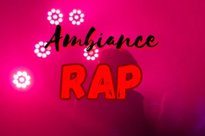 Miniature DJ La Queue-les-Yvelines (Yvelines) - DJ Braz #11 Main ajustant des réglages sur une table de mixage DJ lumineuse avec des écrans et des boutons colorés.