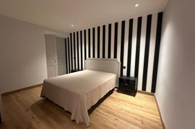 Miniature Location salle Cornillon (Gard) - Château de l’Olivete #11 Olivier devant le toit de l'ancien pigeonnier