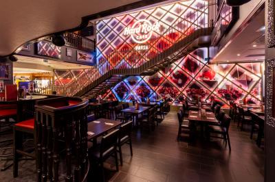 Hard Rock Café - photo 4