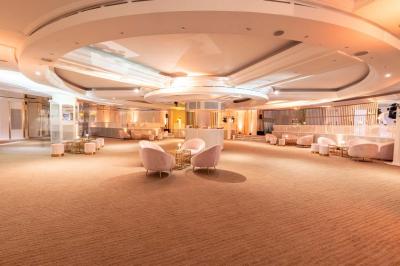 Miniature Le Grand Salon Fairmont Premium Room Garden View