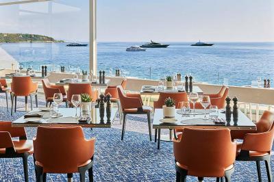 Miniature Lobby Lounge Restaurant & Bar Fairmont Premium Room Garden View