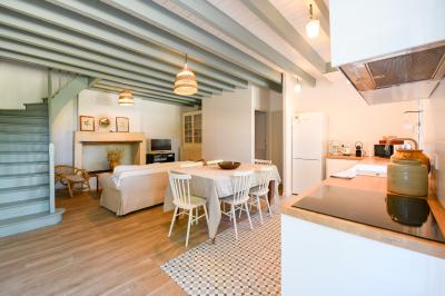 Miniature Location salle Cadillac-en-Fronsadais (Gironde) - Domaine de la Rousserie #15 Location salle Cadillac-en-Fronsadais (Gironde) - Domaine de la Rousserie #18